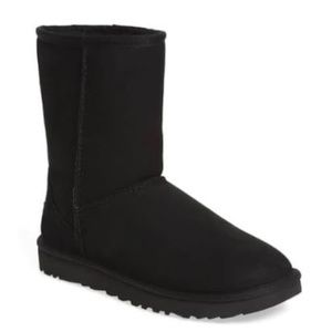 UGG Women's Classic Short II Boots, Black, 8